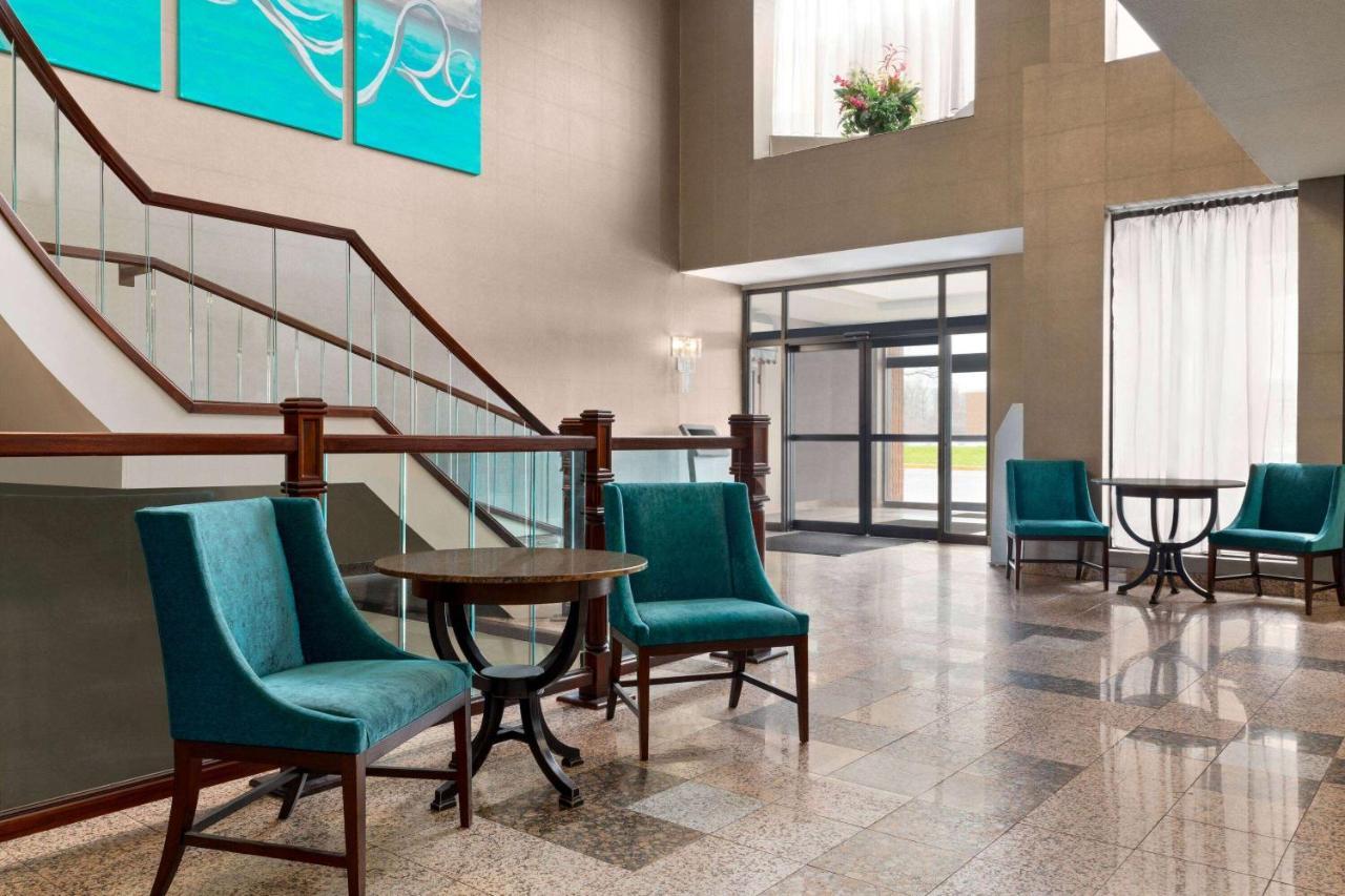 Ramada Plaza By Wyndham Niagara Falls Eksteriør billede