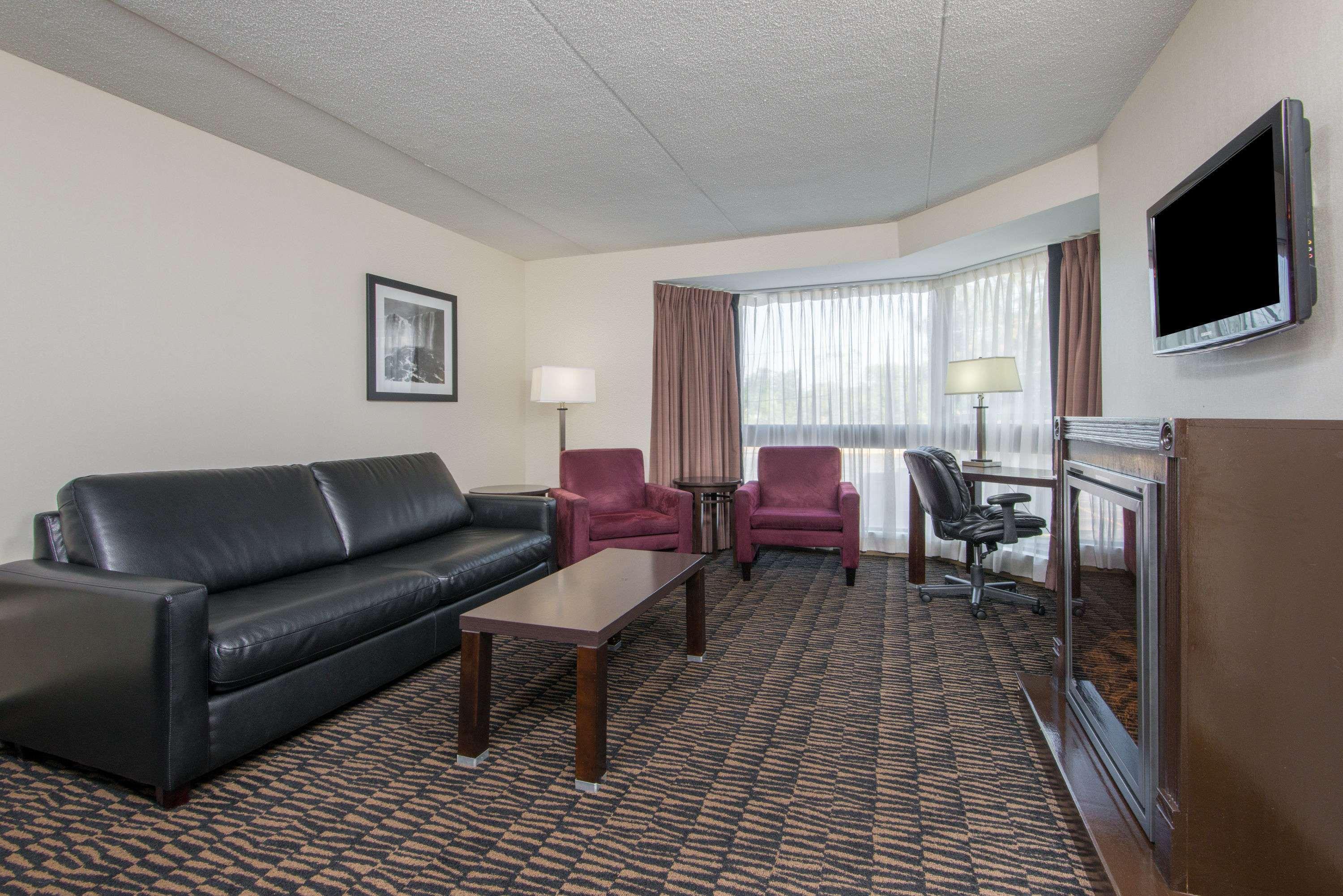 Ramada Plaza By Wyndham Niagara Falls Eksteriør billede