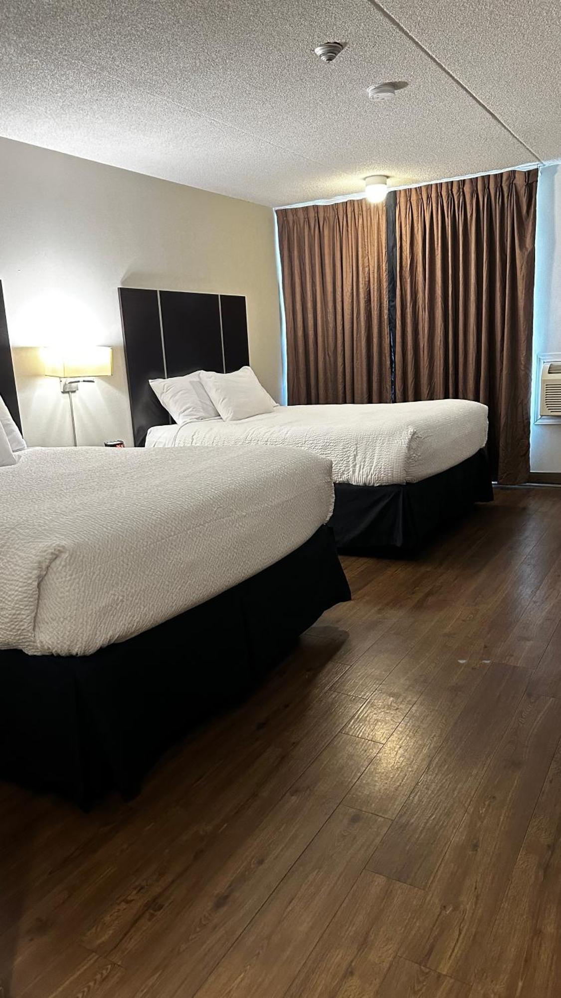 Ramada Plaza By Wyndham Niagara Falls Eksteriør billede