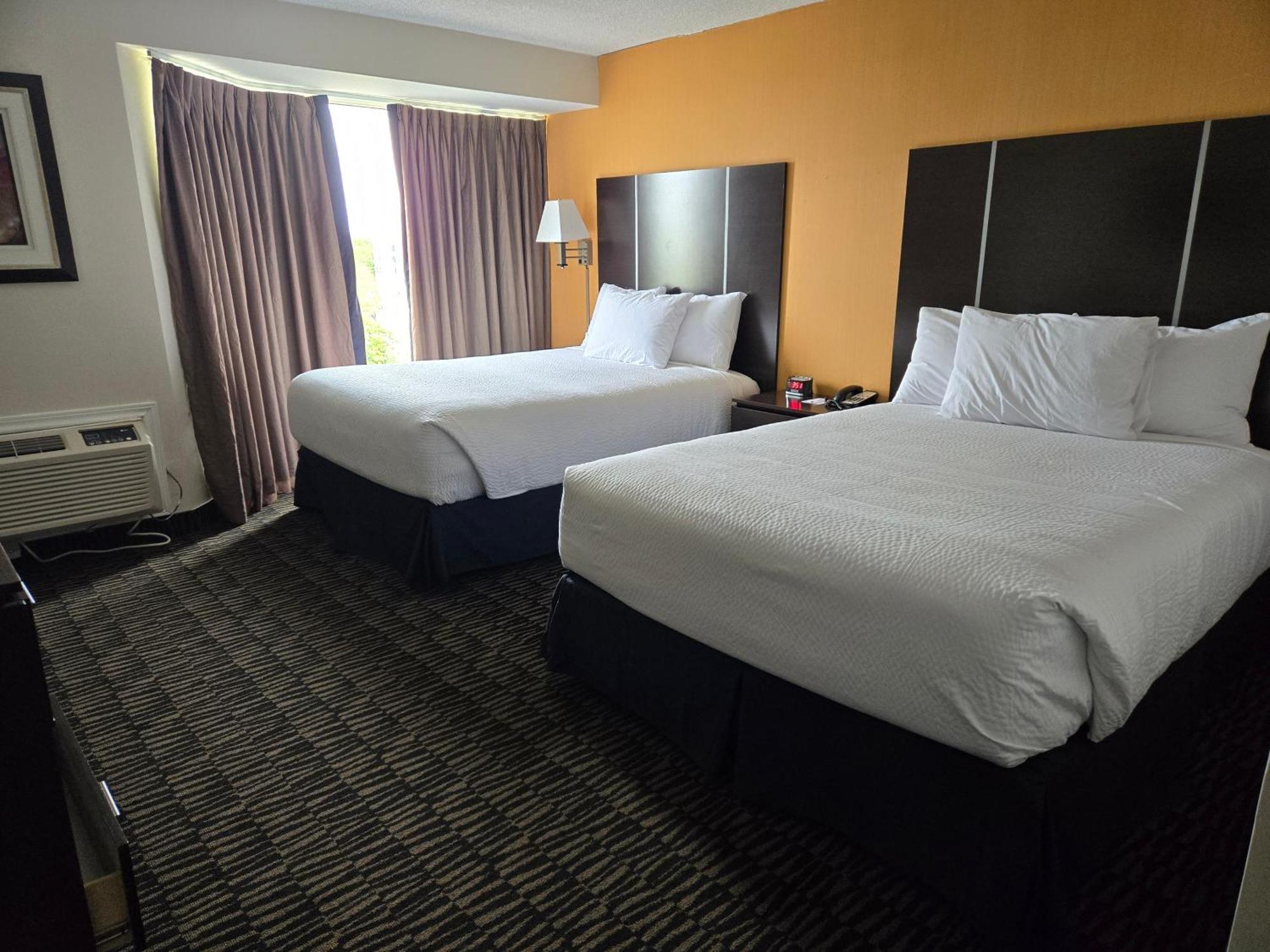 Ramada Plaza By Wyndham Niagara Falls Eksteriør billede